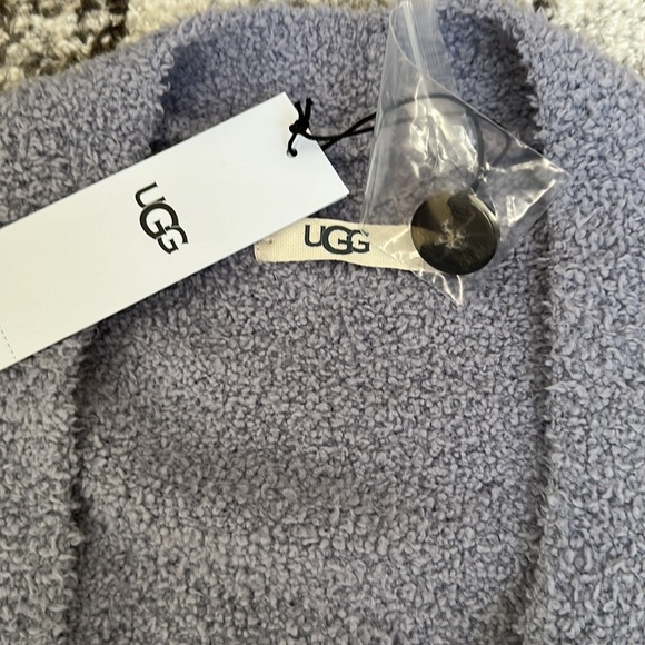 UGG JOSELYN CARDIGAN ~NWT~ size medium - Picture 4 of 5